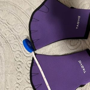 New Tagvo purple webbed swim gloves